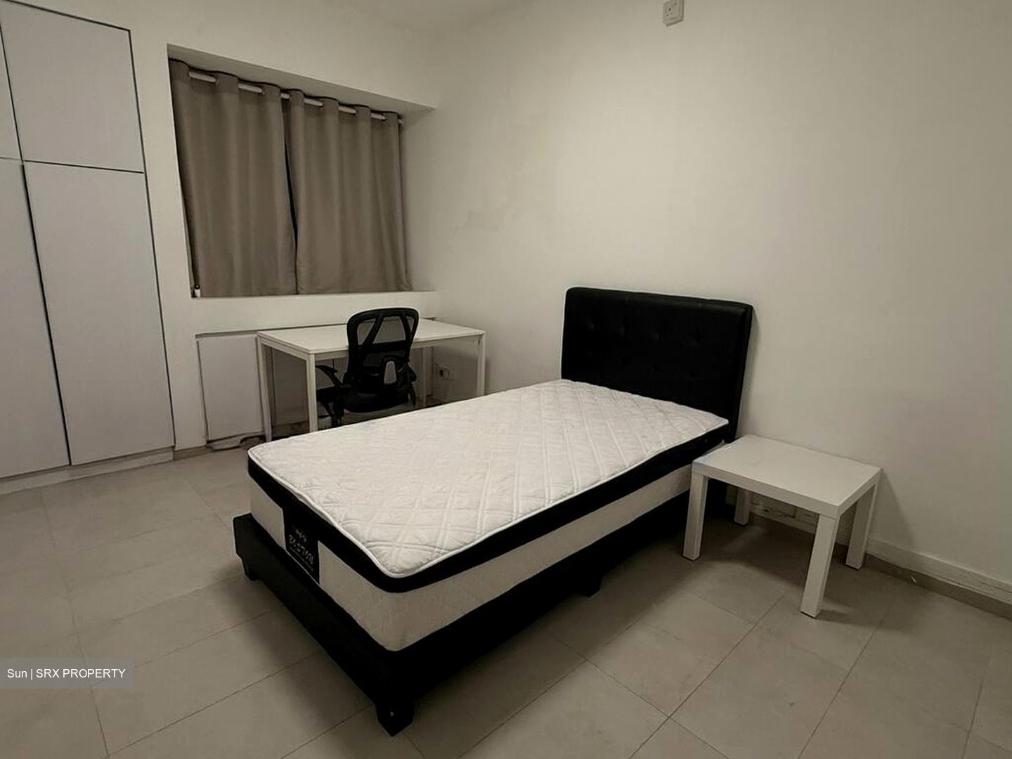 Lakepoint Condominium (D22), Condominium #522324181